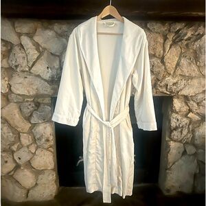 Pottery Barn Retreat Heritage Robe EUC size unisex small Cream